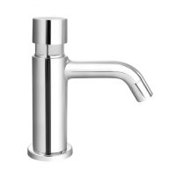 MINOTTI nyomógombos mosdócsap ívelt kifolyóval